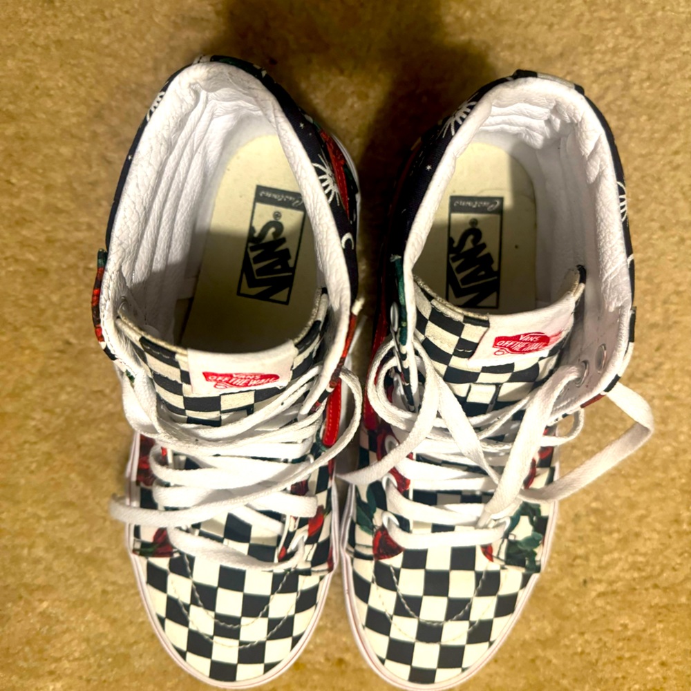 Original Design Vans (Size: Men’s 7.0/Women’s 8.5) - Picture 8 of 9